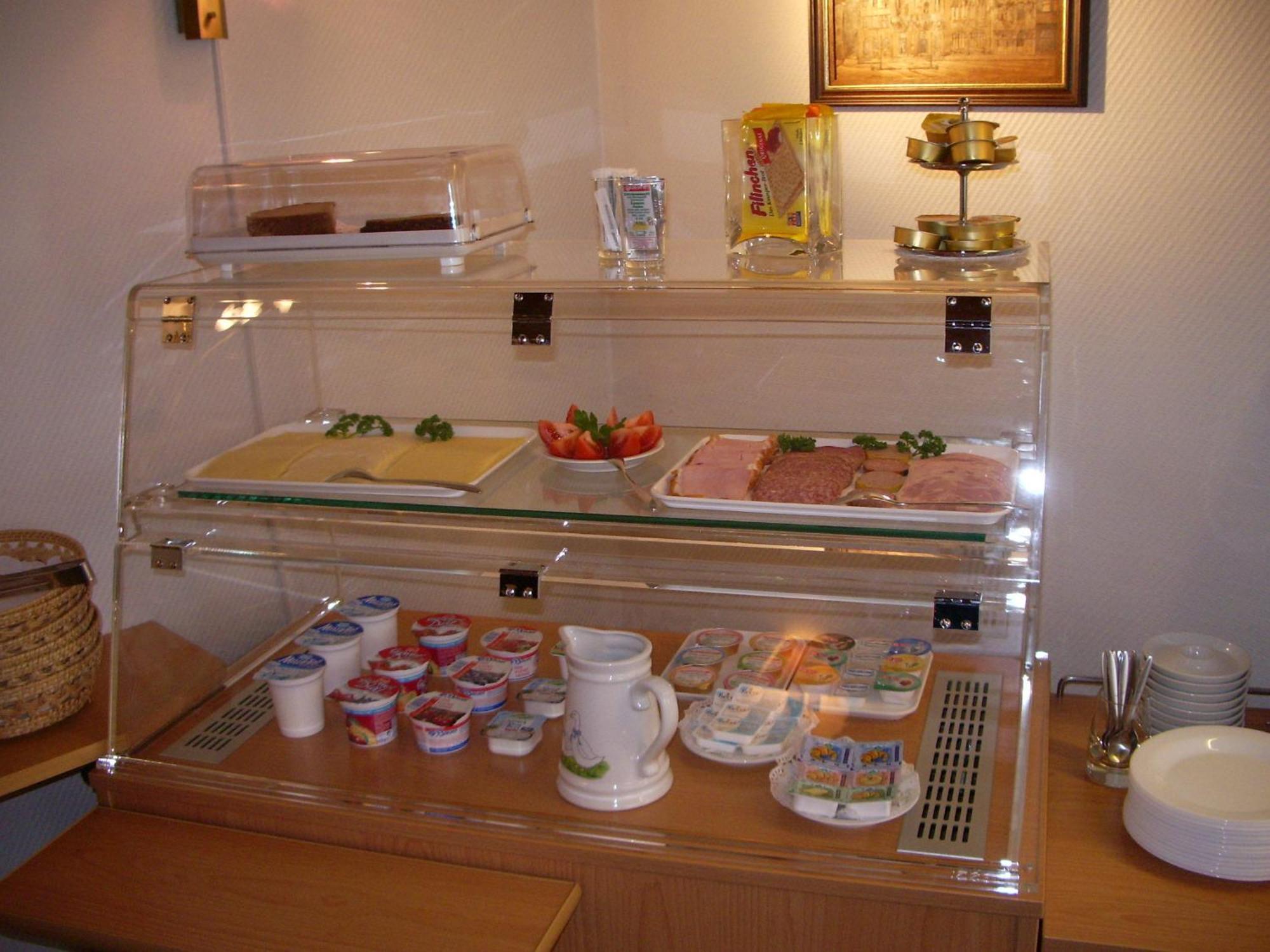 Hotel Alfa นอยอีเซินบวร์ก ภายนอก รูปภาพ