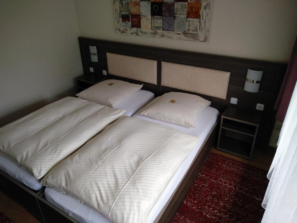 Hotel Alfa นอยอีเซินบวร์ก ห้อง รูปภาพ