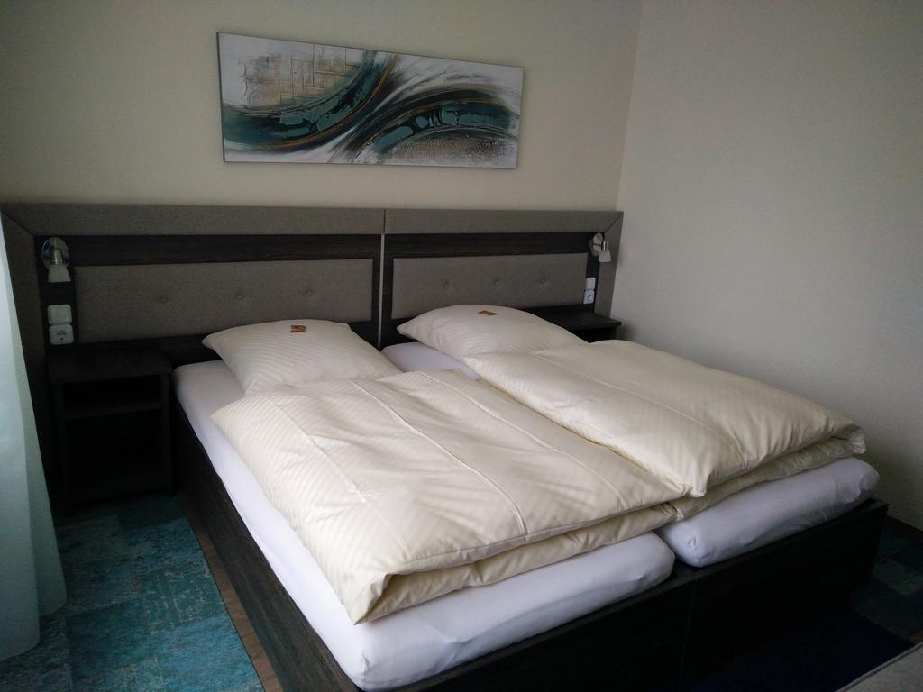 Hotel Alfa นอยอีเซินบวร์ก ห้อง รูปภาพ