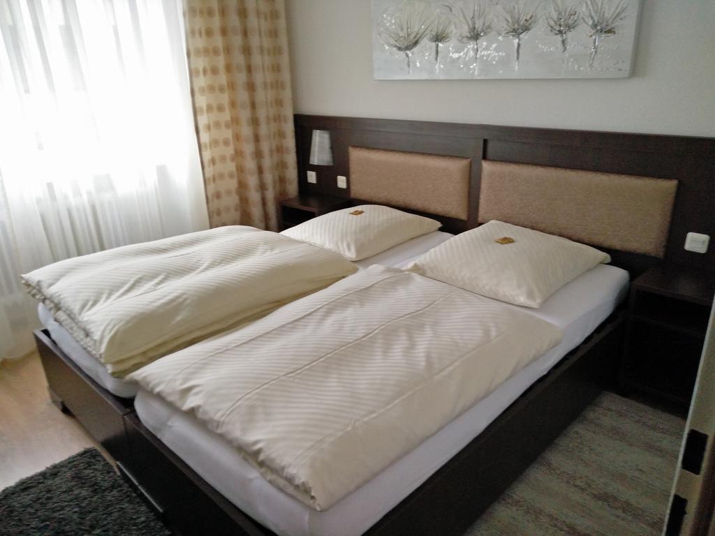 Hotel Alfa นอยอีเซินบวร์ก ห้อง รูปภาพ